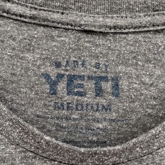 YETI PREMIUM LOGO BADGE
SHORT SLEEVE T-SHIRT Men's Medium - Picture 3 of 5